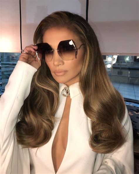 which oversized versace sunglasses was jlo wearing last week|J.Lo Will Make These $39 Sunglasses Sell Out at .